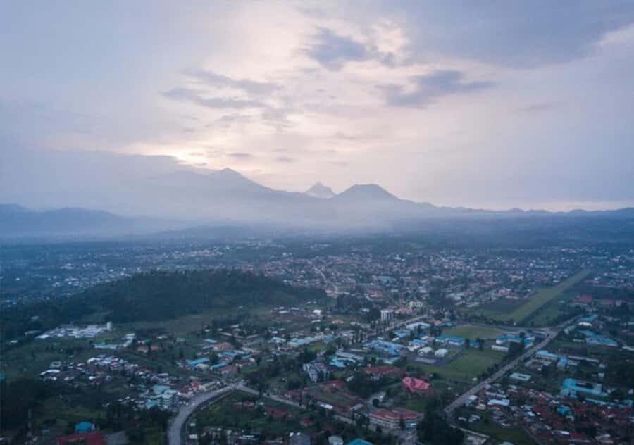 From Kigali: Bisoke Summit Trek, Crater Lake 1 Day Safari - Descent timing and getting back to Kigali by 4:00 PM