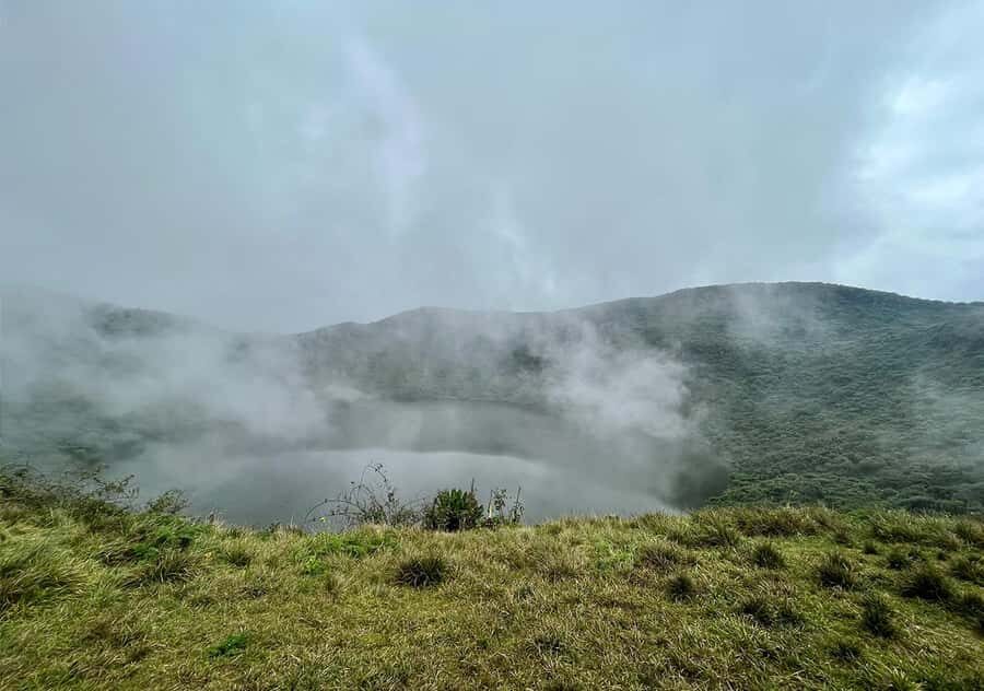 From Kigali: Bisoke Summit Trek, Crater Lake 1 Day Safari - Price and real value: what $260 includes, what costs extra