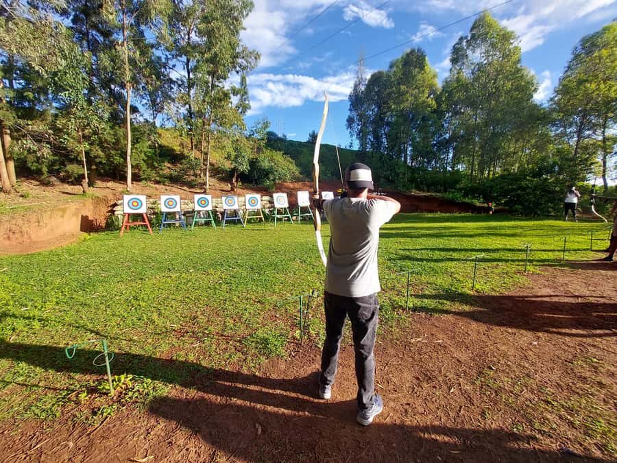 Kigali: Archery Experience - Hitting targets in the real outdoors