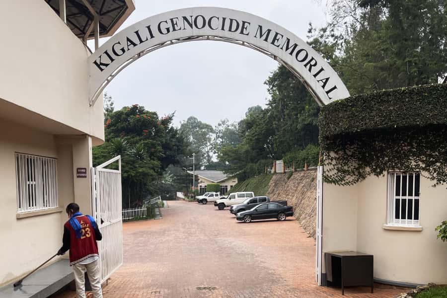 Kigali: Guided City Tour let us learn, enjoy together ❤️ - Kigali Convention Centre and Kigali Heights: modern Kigali in a final photo stop