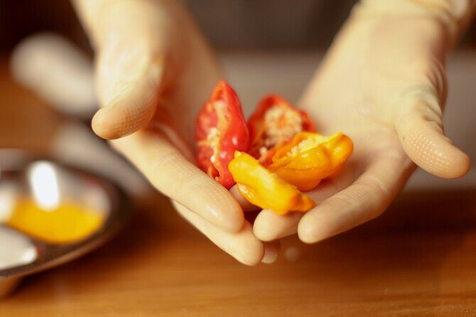 Kigali: Learn How to Make Hot Sauce from Scratch - The 90-minute flow: how the class moves from peppers to bottled sauce